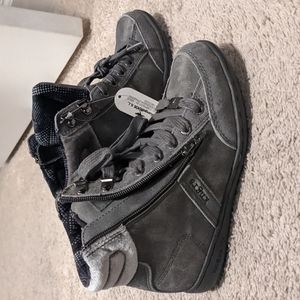 Gray KangaROOS high tops US size 5.5